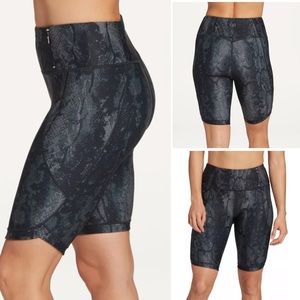 NWT Calia Essential High Rise Bike Shorts Python